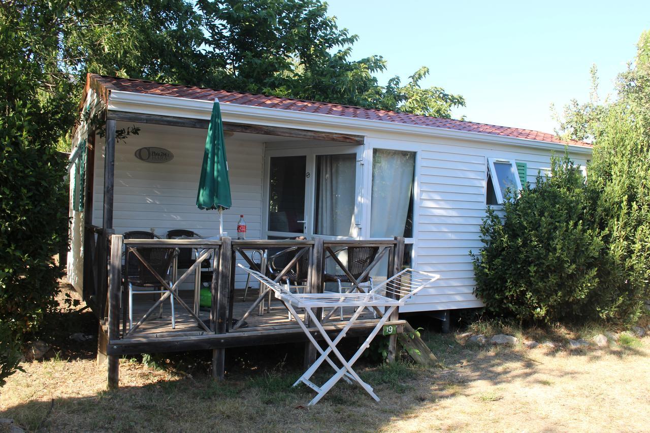 Camping Forcalquier Les Routes De Provence Hotel Exterior photo